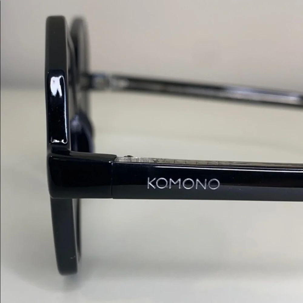 NEW Komono Sunglasses Bonnie Black Transparent